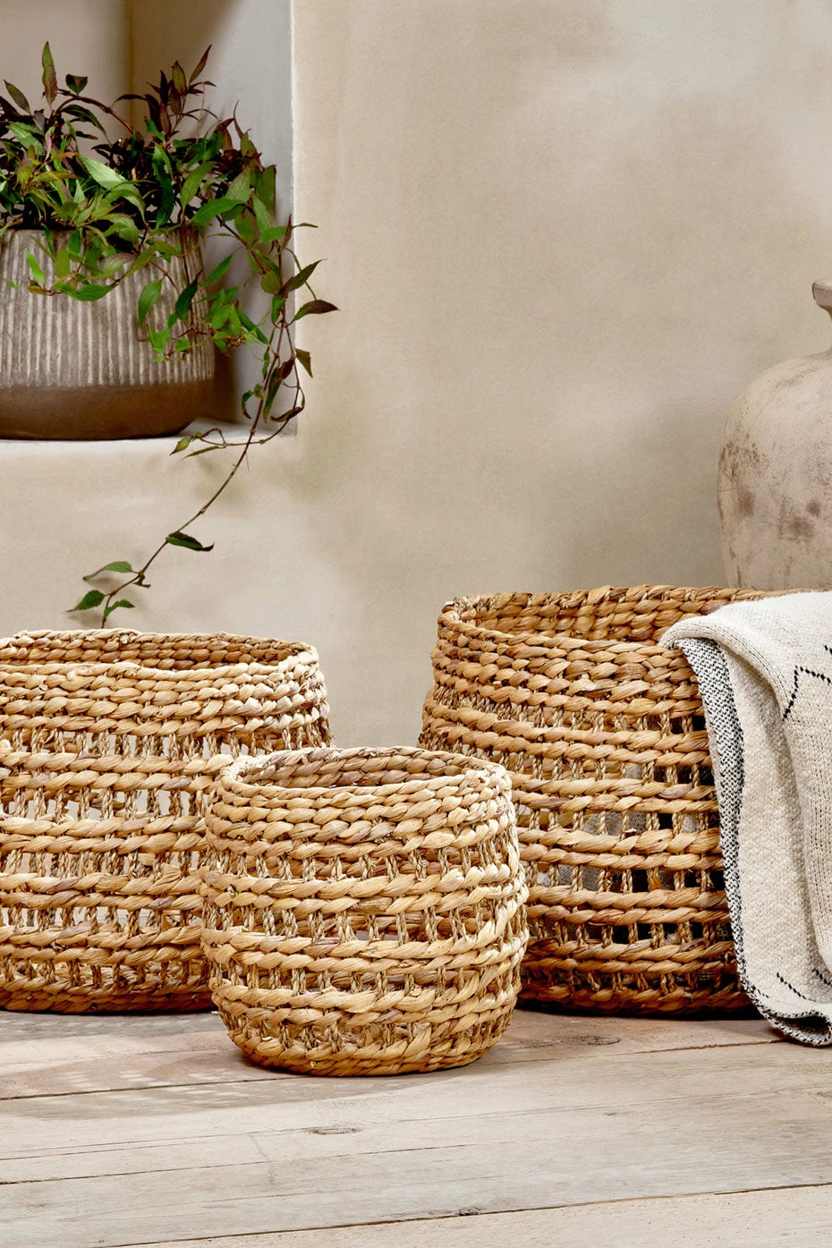 Nkuku Natural Naneli Water Hyacinth Basket Large 1 Nkuku Natural Naneli Water Hyacinth Basket Large