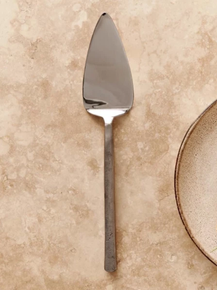 Nkuku Sirkali Cake Slice Brushed Silver 2 Nkuku Sirkali Cake Slice Brushed Silver