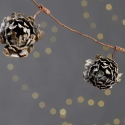 Nkuku Baranti Bud Garland