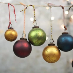 Nkuku Set of 4 Large Mixed Oko Baubles 6 Nkuku Set of 4 Large Mixed Oko Baubles