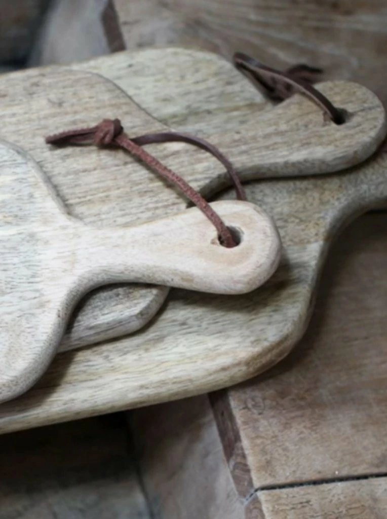 Nkuku Chunni Small Chopping Board In Mango Wood 4 Nkuku Chunni Small Chopping Board In Mango Wood