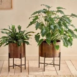 Nkuku Juoni Iron Planter Stand - Small