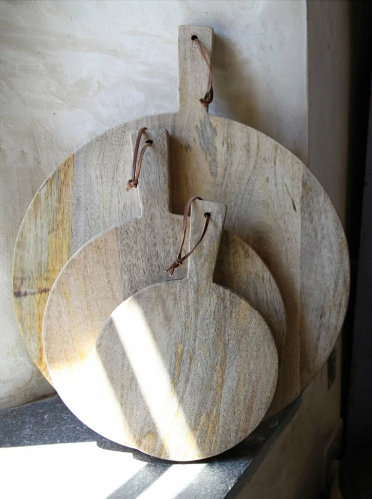 Nkuku Mango Wood Pizza Board In Medium 1 Nkuku Mango Wood Pizza Board In Medium