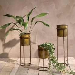 Nkuku Kadassa Standing Planter Small 3 Nkuku Kadassa Standing Planter Small