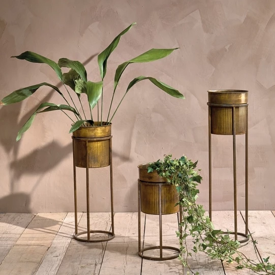 Nkuku Kadassa Standing Planter Small 2 Nkuku Kadassa Standing Planter Small