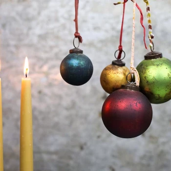 Nkuku Set of 4 Large Mixed Oko Baubles 2 Nkuku Set of 4 Large Mixed Oko Baubles